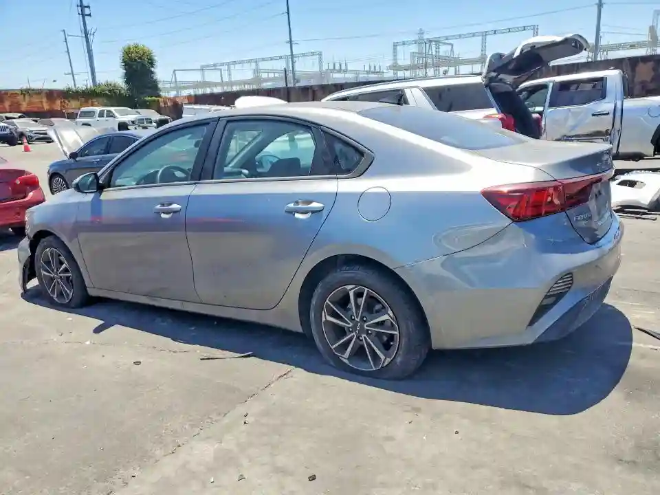 3KPF24AD6NE434497 2022 KIA FORTE LXS-1