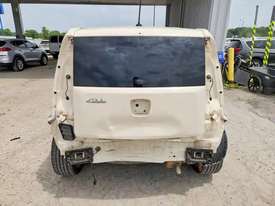 KNDJT2A25B7718256 2011 KIA SOUL-5