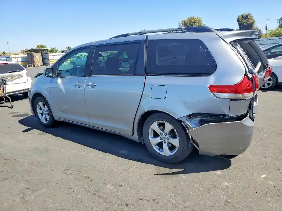 5TDKK3DC2DS355621 2013 TOYOTA SIENNA-1