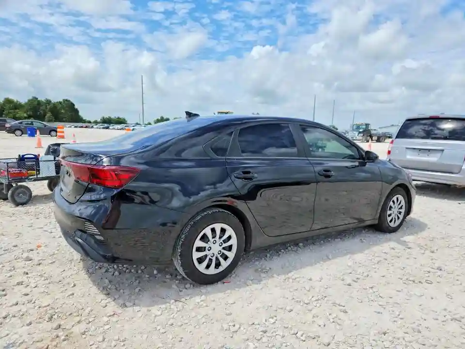 3KPF24AD6PE677519 2023 KIA FORTE-2