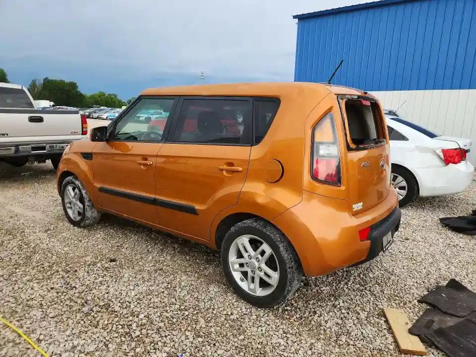 KNDJT2A21B7211063 2011 KIA SOUL-1