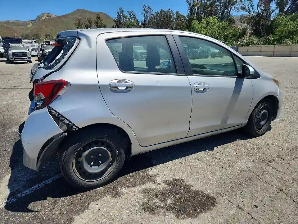 VNKKTUD31HA081471 2017 TOYOTA YARIS 5-DO-2