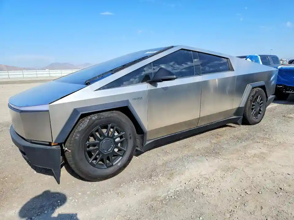 7G2CEHED7RA007061 2024 TESLA CYBERTRUCK-0