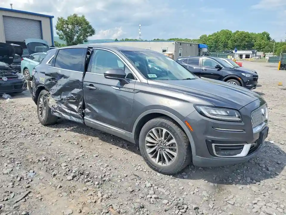 2LMPJ8K93KBL57986 2019 LINCOLN NAUTILUS-3