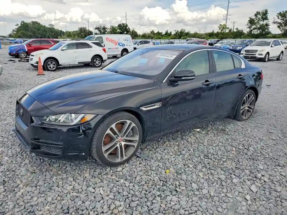 SAJAD4EV9JCP25828 2018 JAGUAR XE-0
