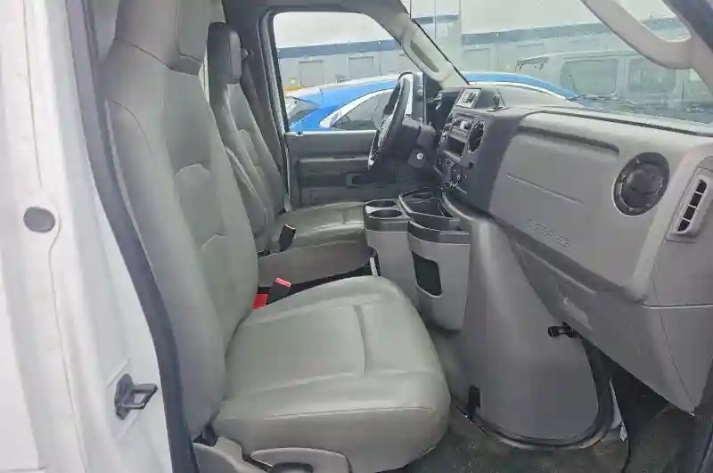 1FDWE3FN0RDD00655 2024 FORD ECONOLINE-4