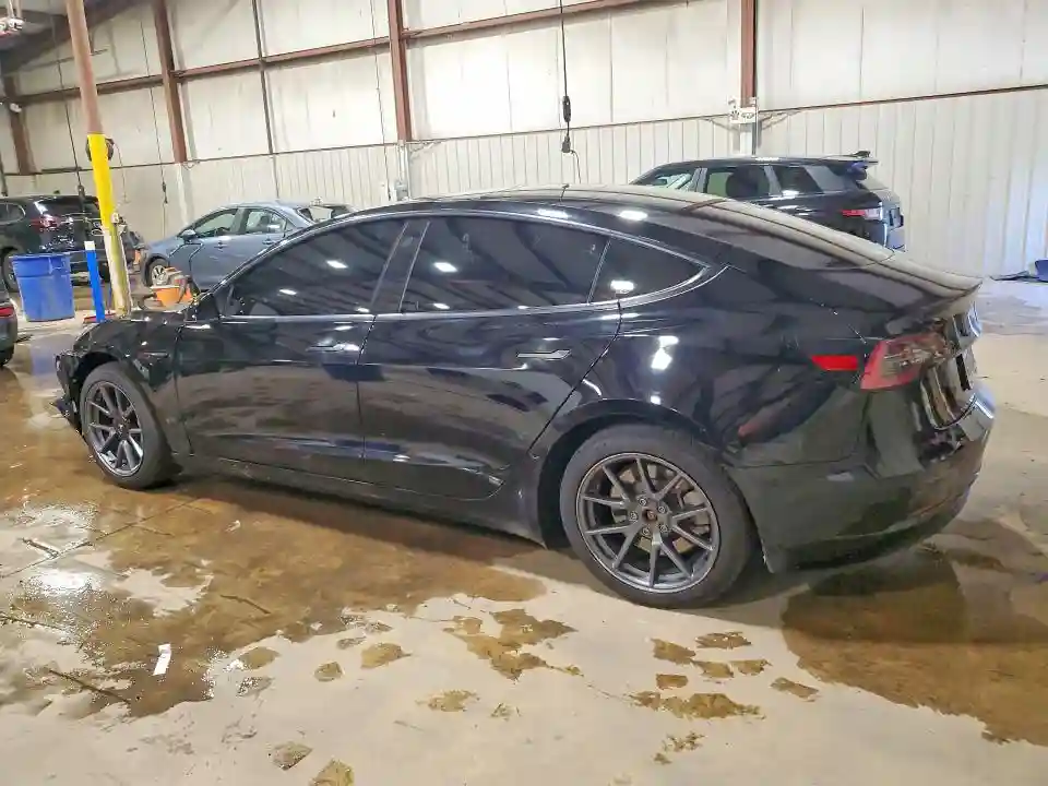 5YJ3E1EB8NF272108 2022 TESLA MODEL 3-1