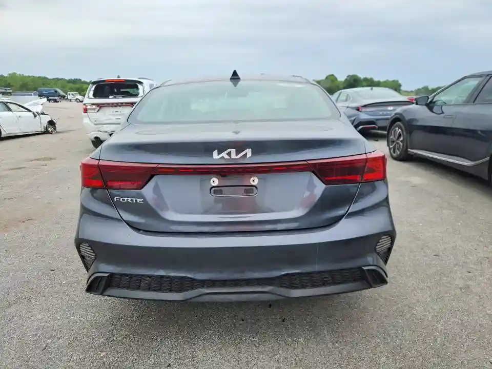 3KPF24AD4PE614743 2023 KIA FORTE LXS-5