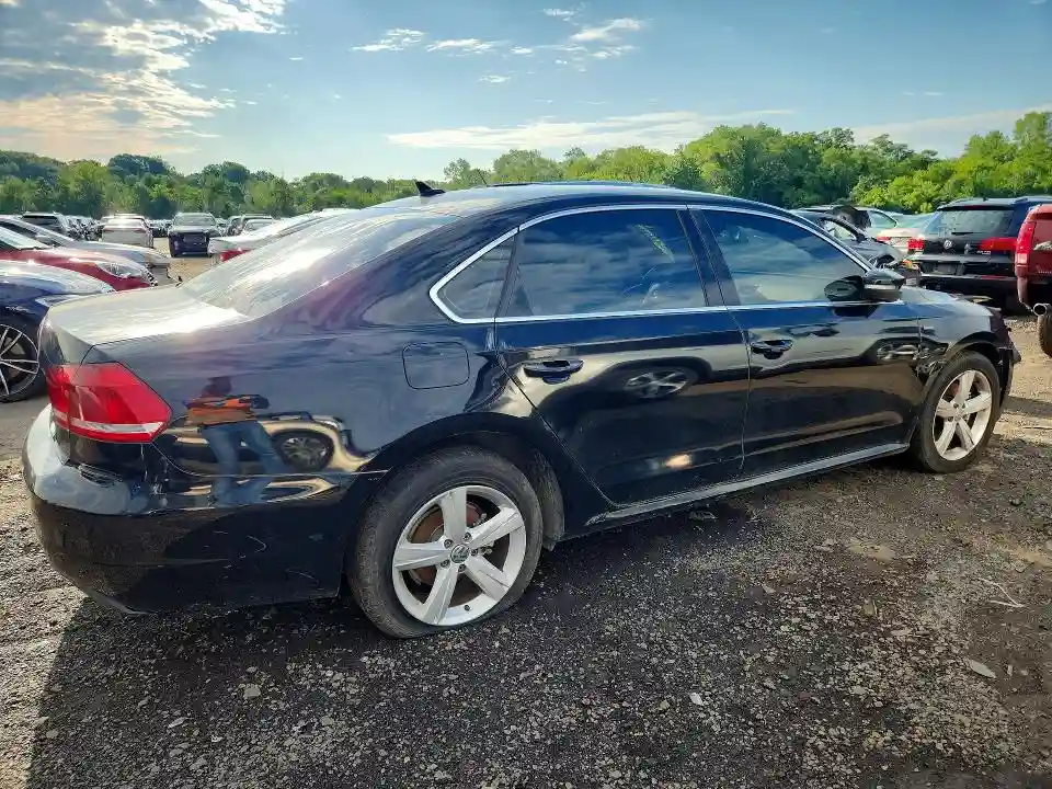1VWAT7A38FC116581 2015 VOLKSWAGEN PASSAT-2