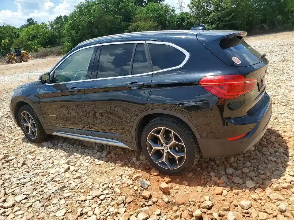 WBXHT3Z30J4A66556 2018 BMW X1-1