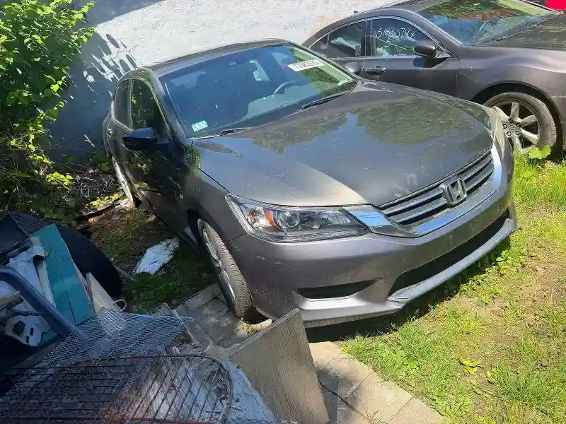 1HGCR2F89DA131067 2013 HONDA ACCORD-0