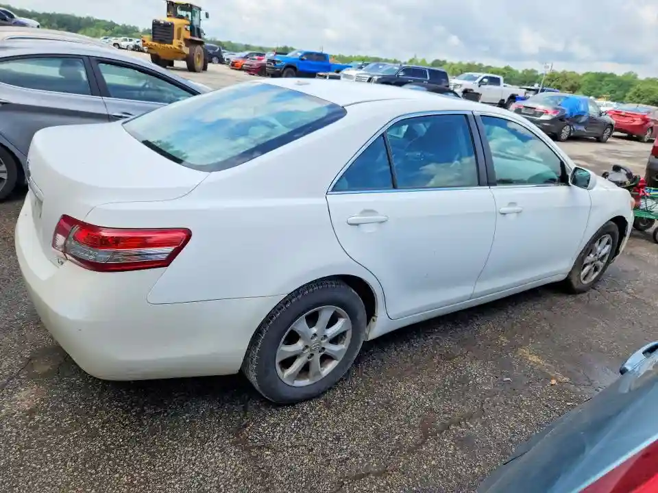 4T1BF3EK5BU641672 2011 TOYOTA CAMRY-2