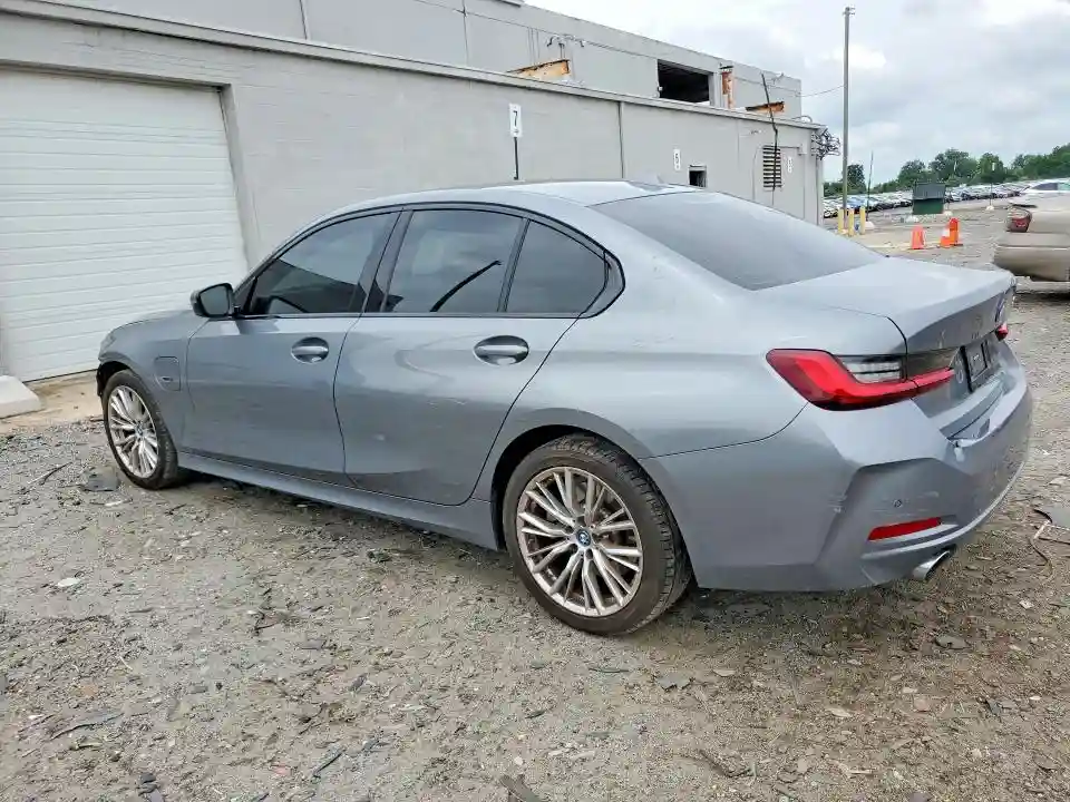3MW39FF07P8D01696 2023 BMW 3 SERIES-1