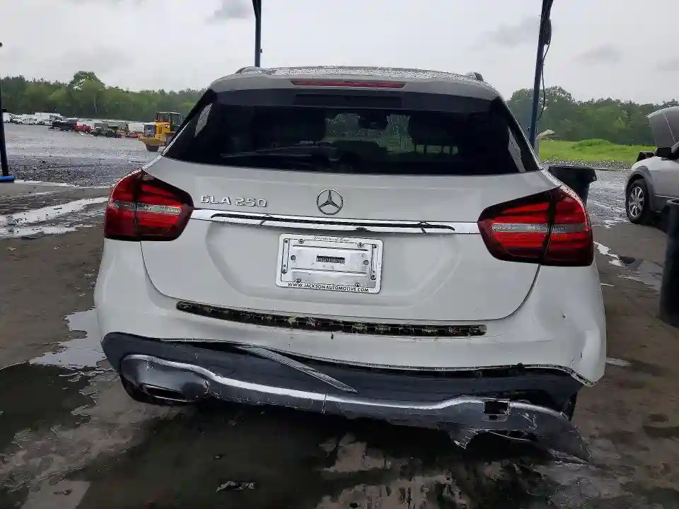 WDCTG4EB6JJ513219 2018 MERCEDES-BENZ GLA-CLASS-5