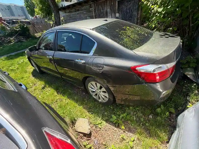 1HGCR2F89DA131067 2013 HONDA ACCORD-2