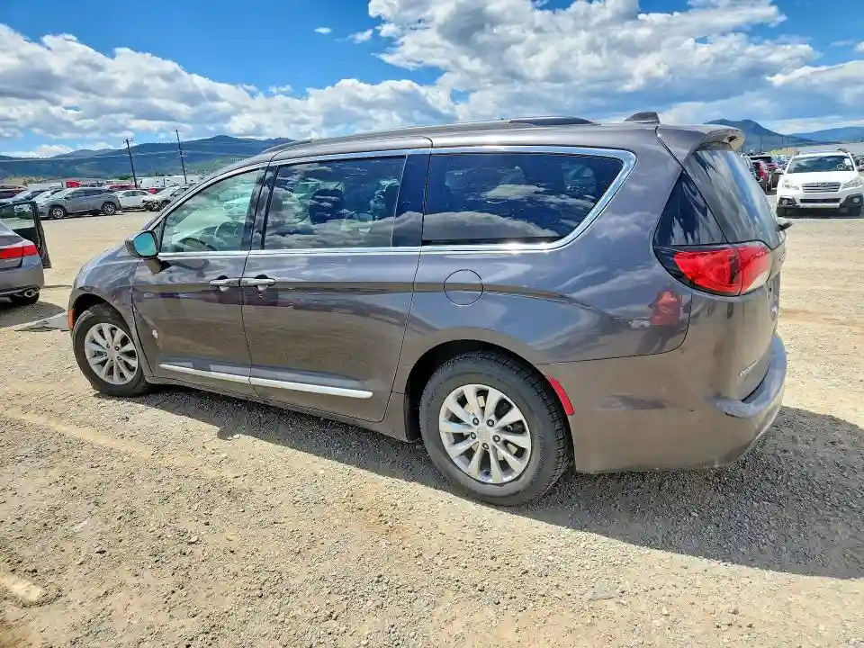 2C4RC1BG6HR688005 2017 CHRYSLER PACIFICA-1