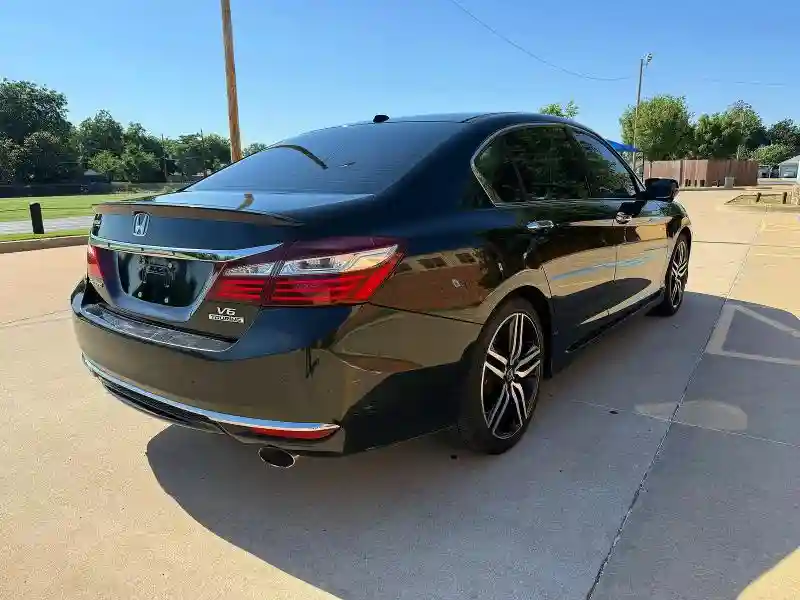 1HGCR3F95GA030921 2016 HONDA ACCORD-3