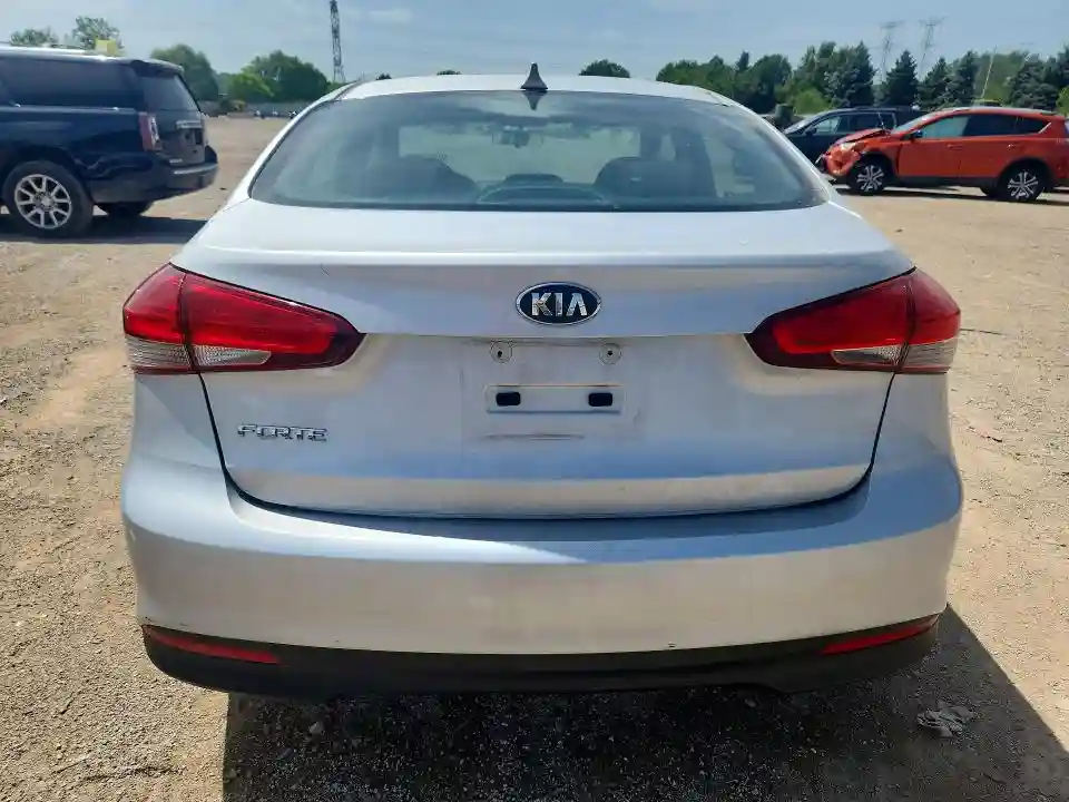 3KPFK4A72HE066799 2017 KIA FORTE-5