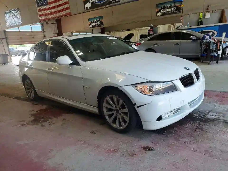 WBAPK5C50BA994625 2011 BMW 3 SERIES-3