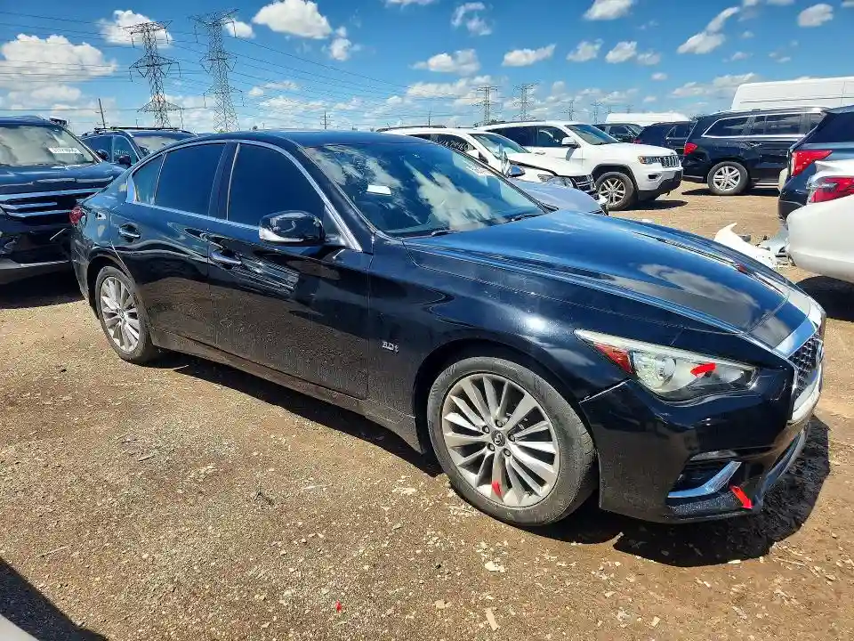 JN1EV7AR6JM433316 2018 INFINITI Q50-3