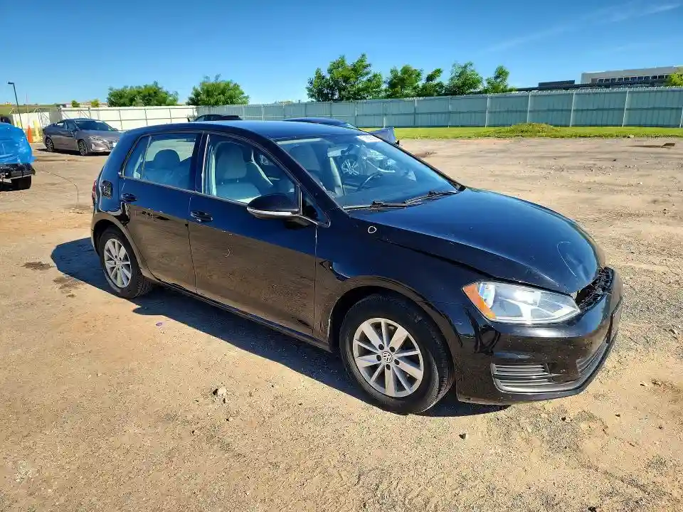 3VW117AU8GM066750 2016 VOLKSWAGEN GOLF-3