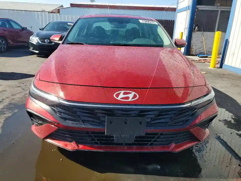 KMHLS4DG9SU888082 2025 HYUNDAI ELANTRA-4