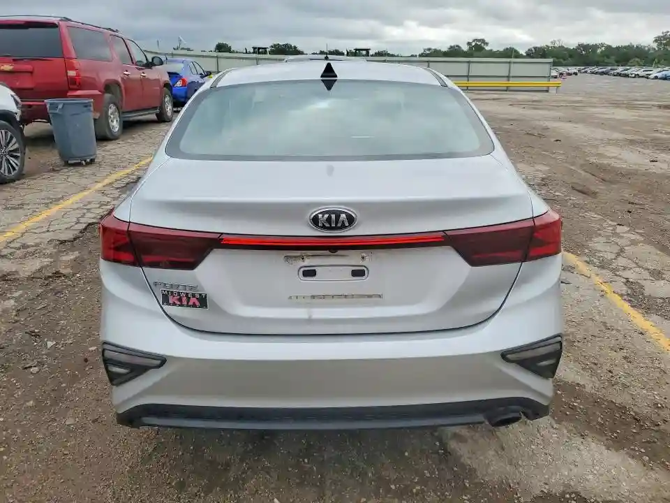 3KPF24AD5KE065370 2019 KIA FORTE-5