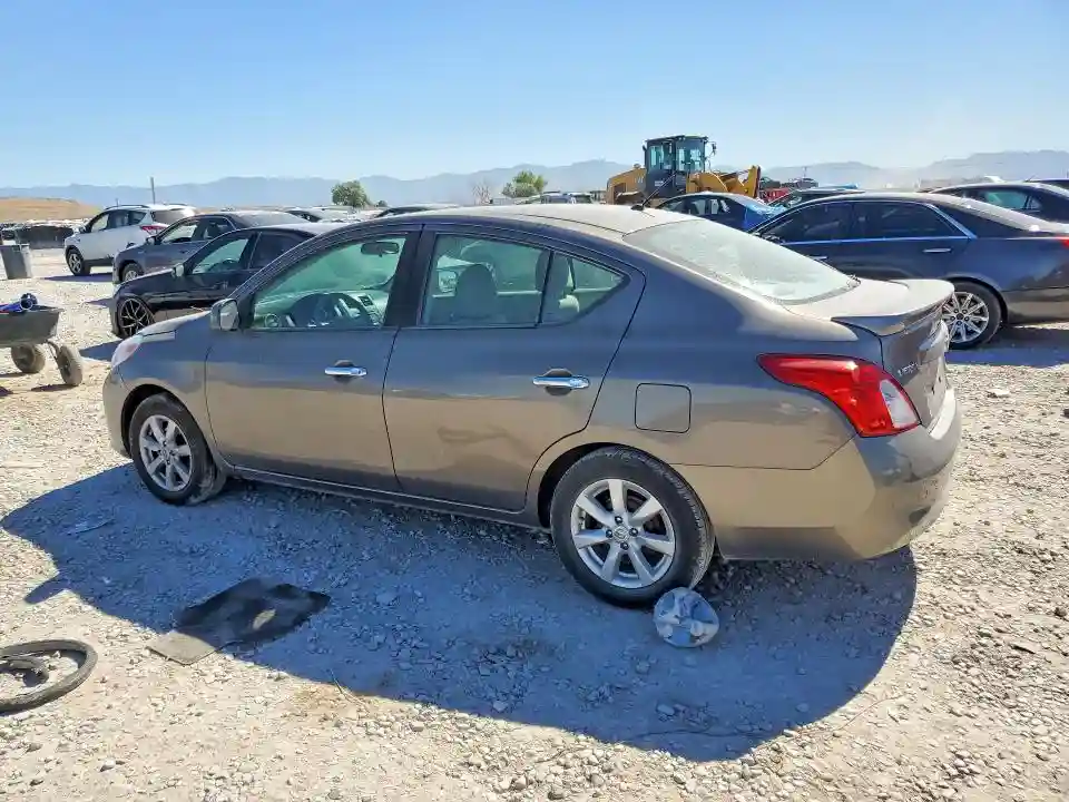 3N1CN7AP8EL843136 2014 NISSAN VERSA-1