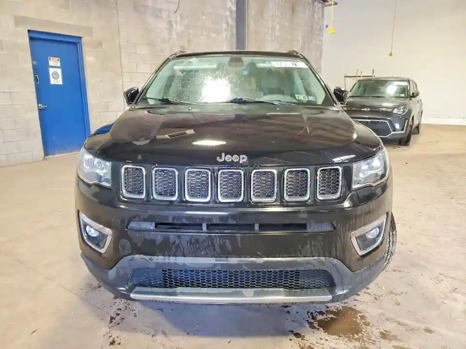 3C4NJDCB6JT113379 2018 JEEP COMPASS-4