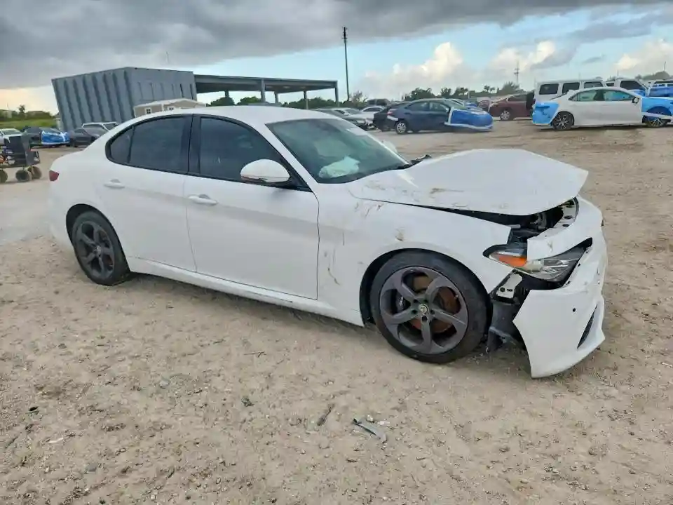 ZARFAEBN3H7535619 2017 ALFA ROMEO GIULIA-3