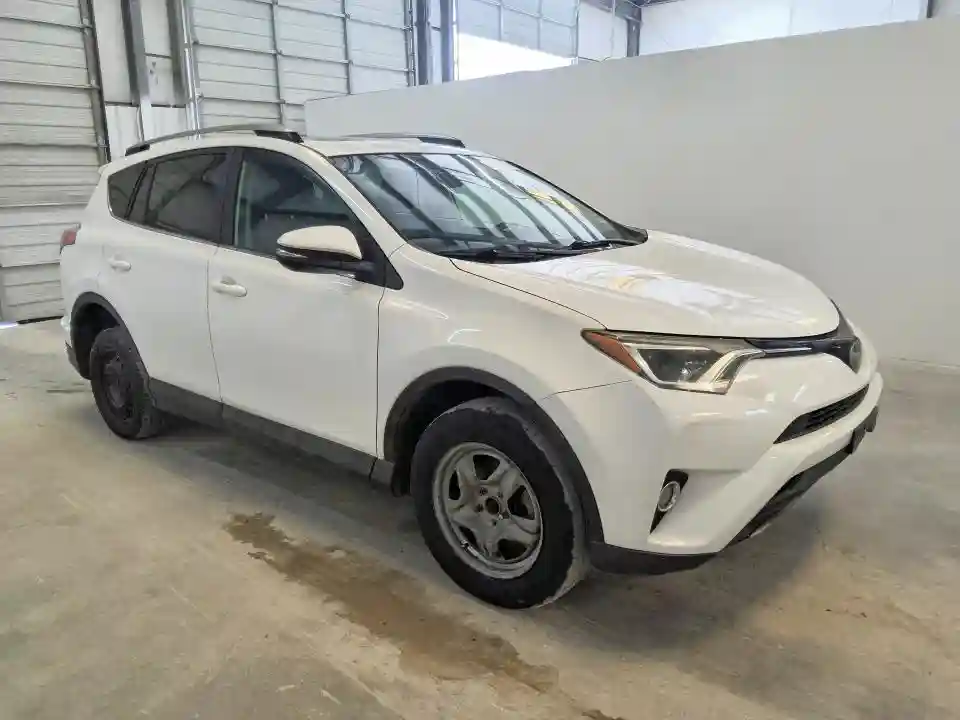 2T3RFREV6JW750787 2018 TOYOTA RAV4-3