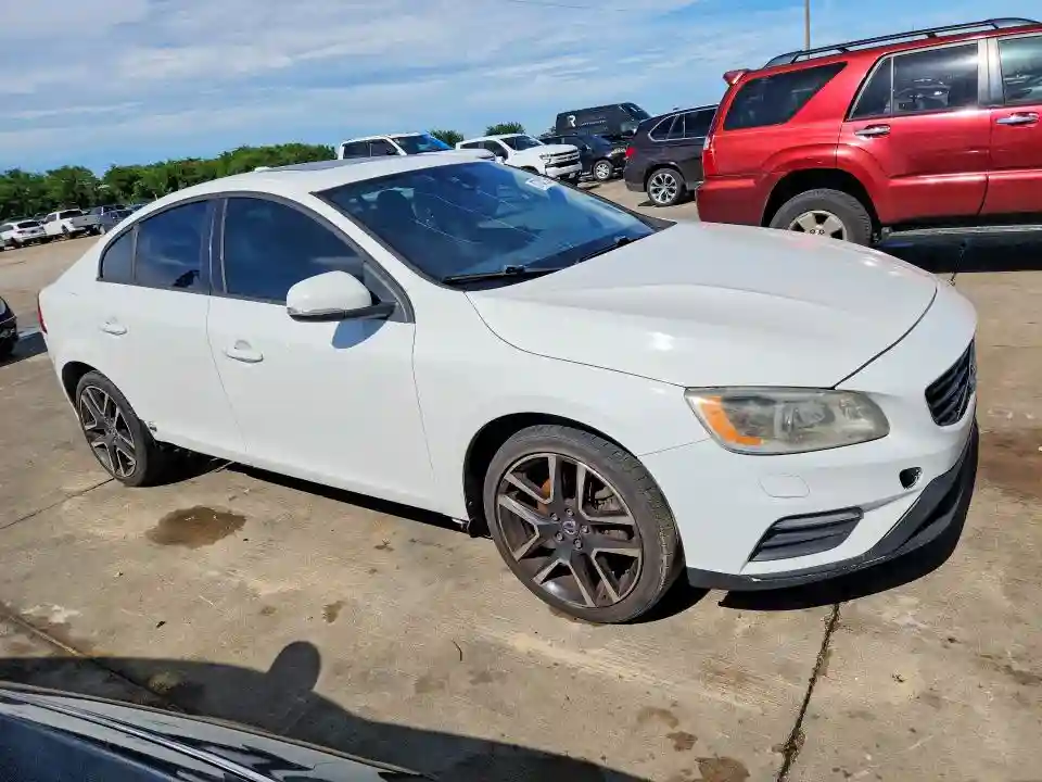 YV126MFL0H2430556 2017 VOLVO S60-3