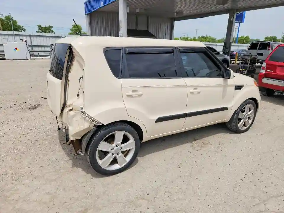 KNDJT2A25B7718256 2011 KIA SOUL-2