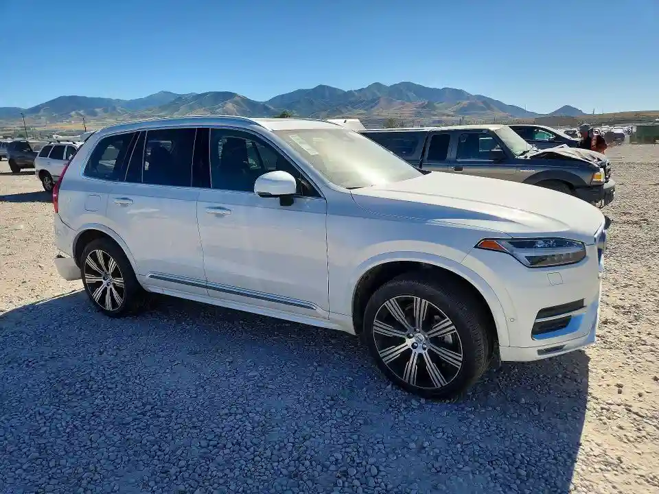 YV4062PE2S1303139 2025 VOLVO XC90-3