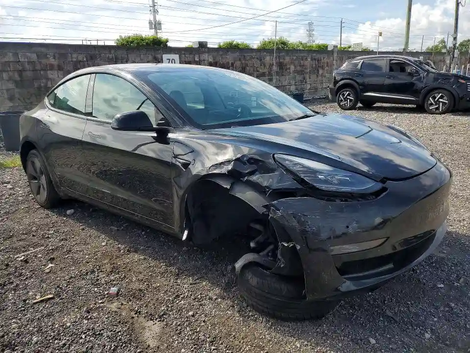 5YJ3E1EA3PF456298 2023 TESLA MODEL 3-3