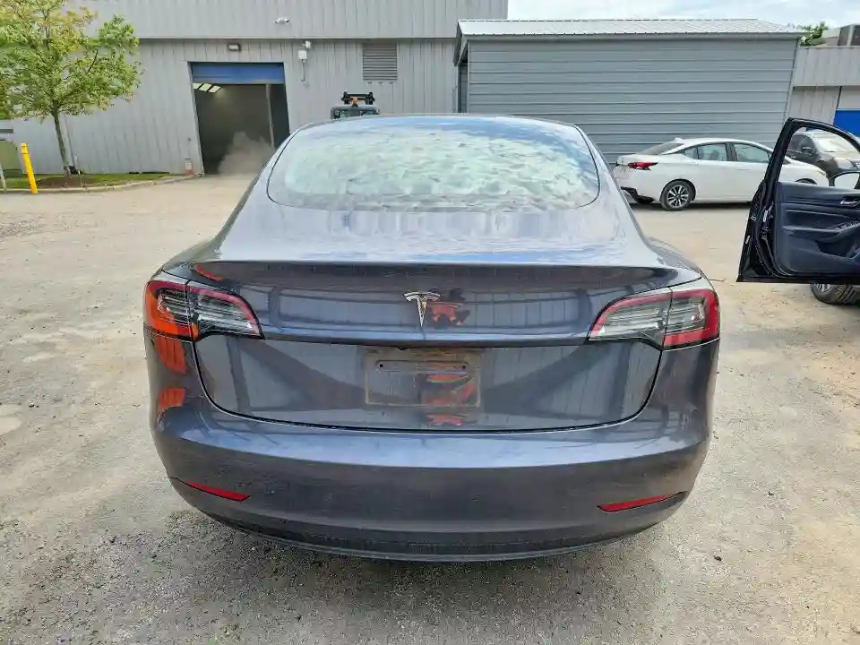 5YJ3E1EA5PF435999 2023 TESLA MODEL 3-5