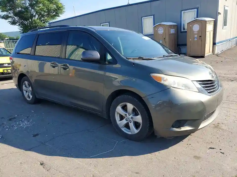 5TDKK3DC3CS186739 2012 TOYOTA SIENNA-3