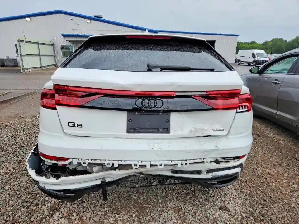 WA1EVBF11ND033652 2022 AUDI Q8-5