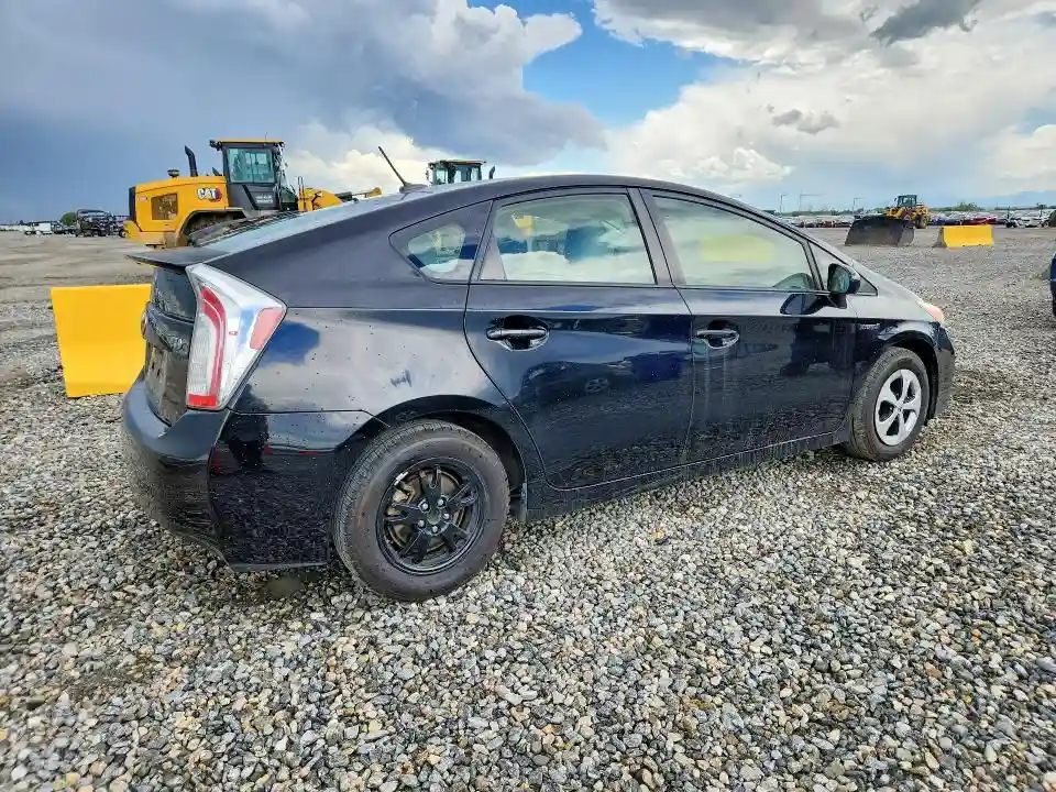 JTDKN3DU4D5591872 2013 TOYOTA PRIUS-2