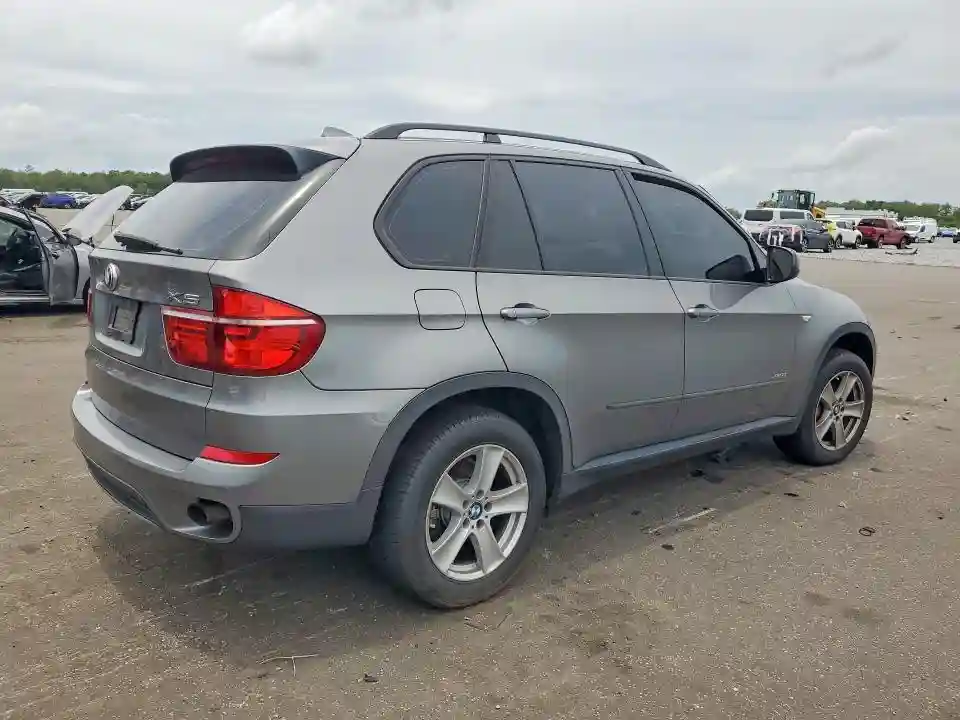 5UXZV4C58D0B03083 2013 BMW X5-2