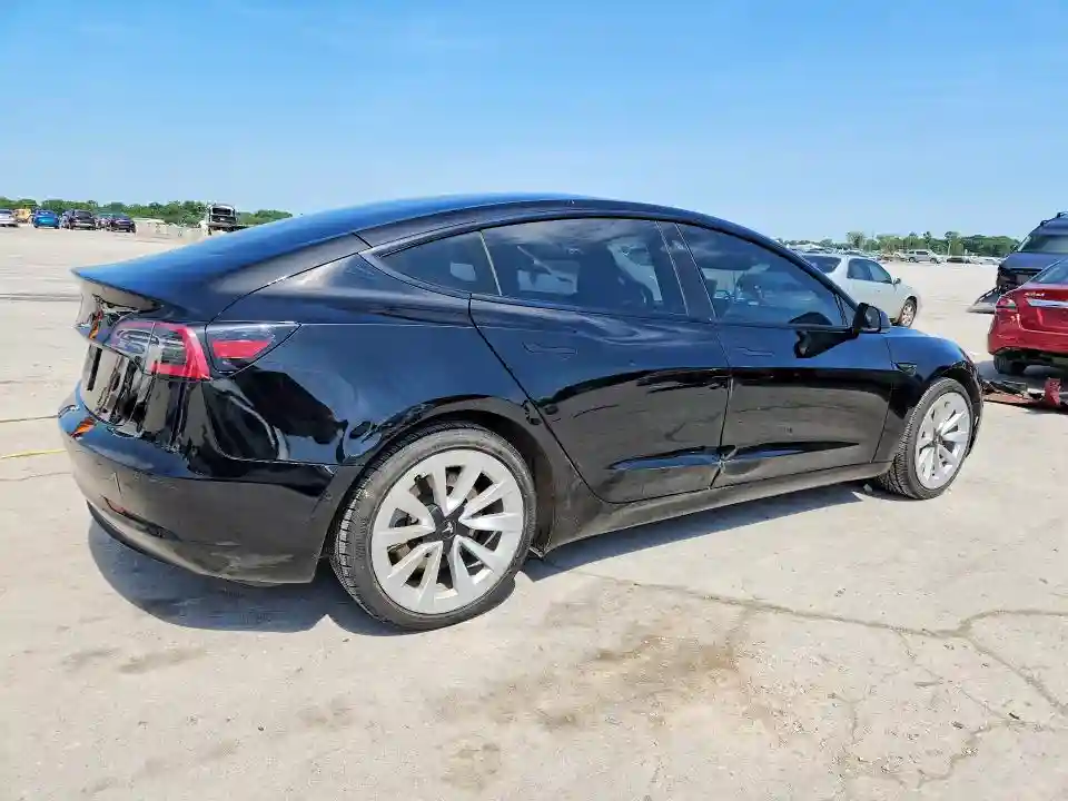 5YJ3E1EA0NF285846 2022 TESLA MODEL 3-2