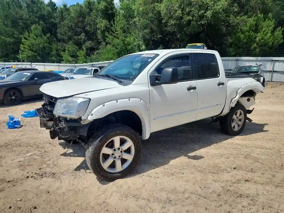 1N6BA0EC3FN513101 2015 NISSAN TITAN-0