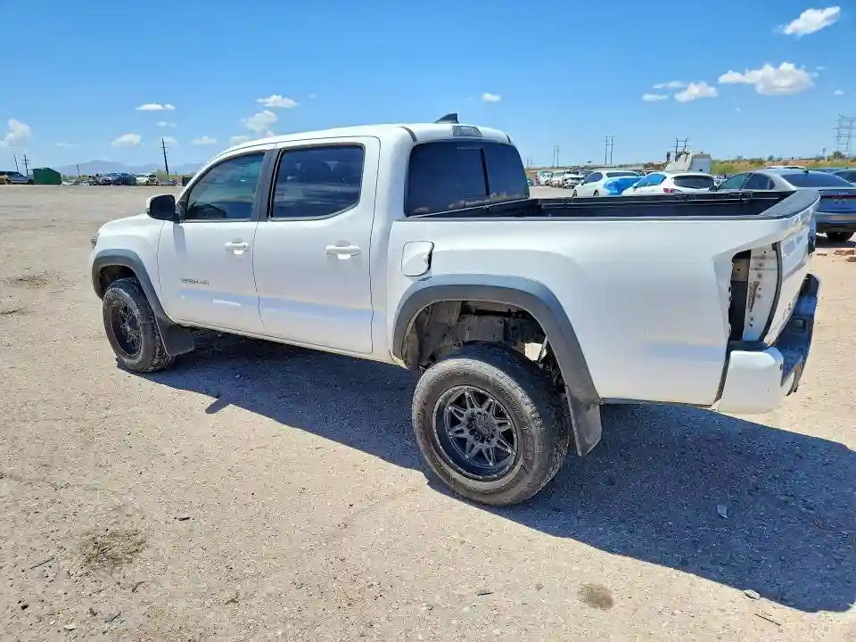 3TMCZ5AN8JM179154 2018 TOYOTA TACOMA-1