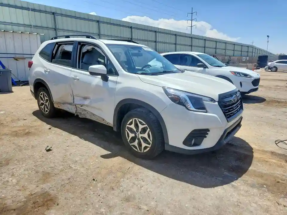 JF2SKADC7NH444743 2022 SUBARU FORESTER-3