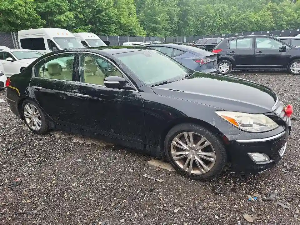 KMHGC4DDXDU236773 2013 HYUNDAI GENESIS-3