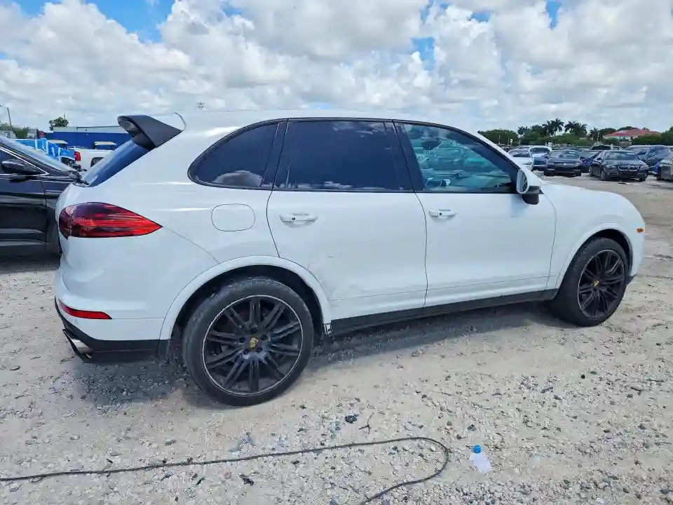 WP1AA2A2XJKA06969 2018 PORSCHE CAYENNE-2