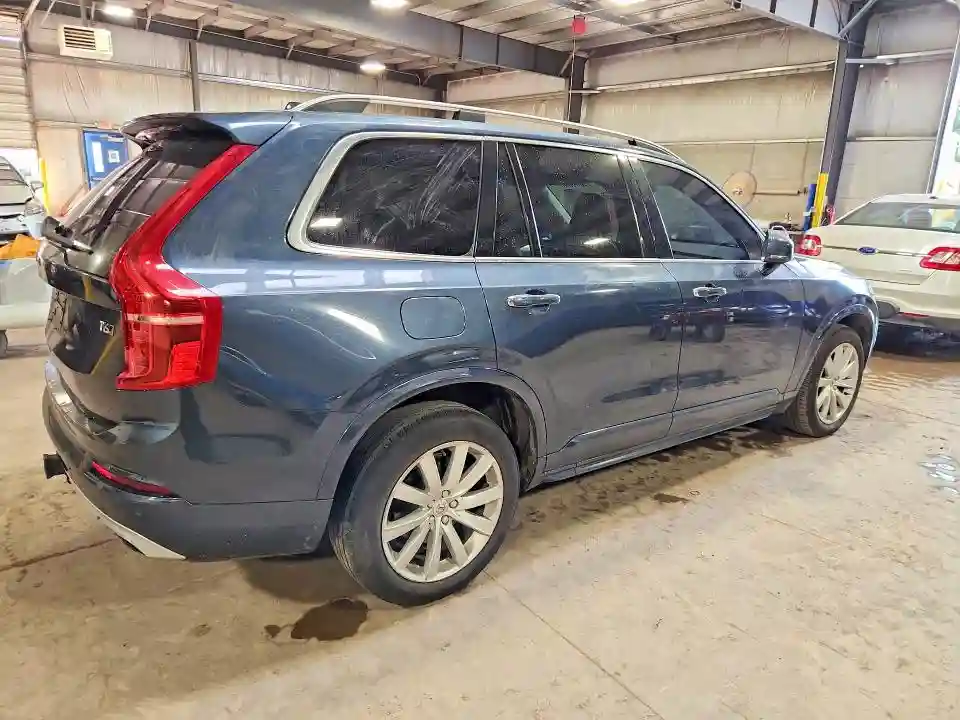 YV4A22PK1J1218927 2018 VOLVO XC90-2