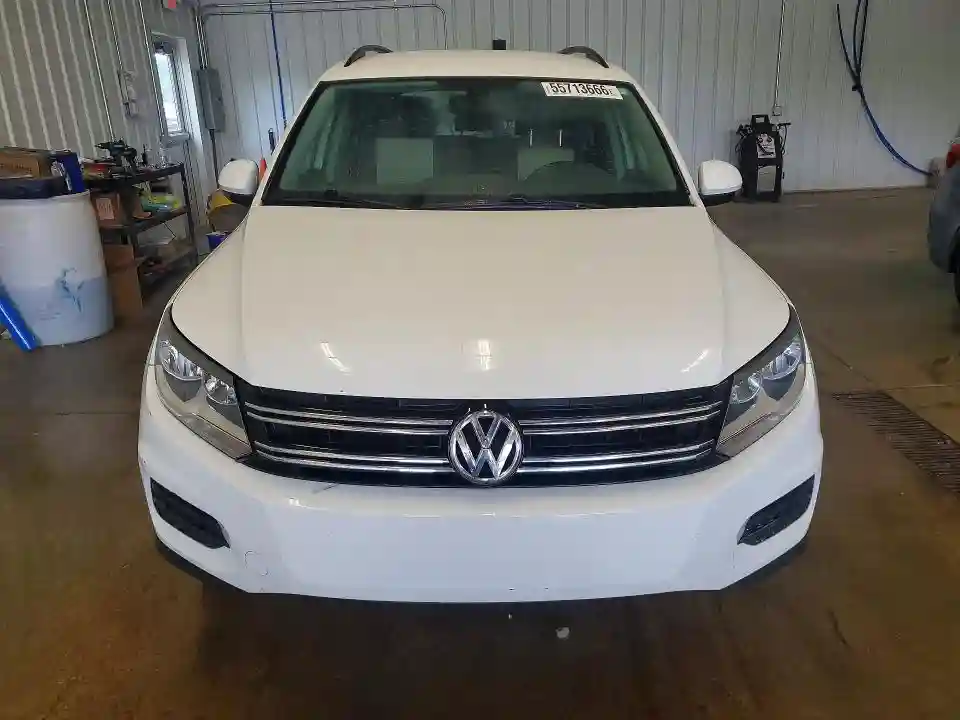 WVGAV7AX2HK030803 2017 VOLKSWAGEN TIGUAN S/L-4