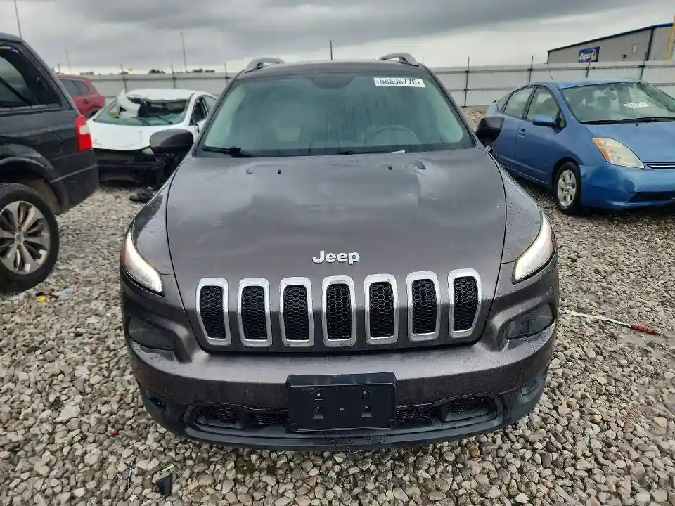 1C4PJLCB8GW136586 2016 JEEP GRAND CHEROKEE-4