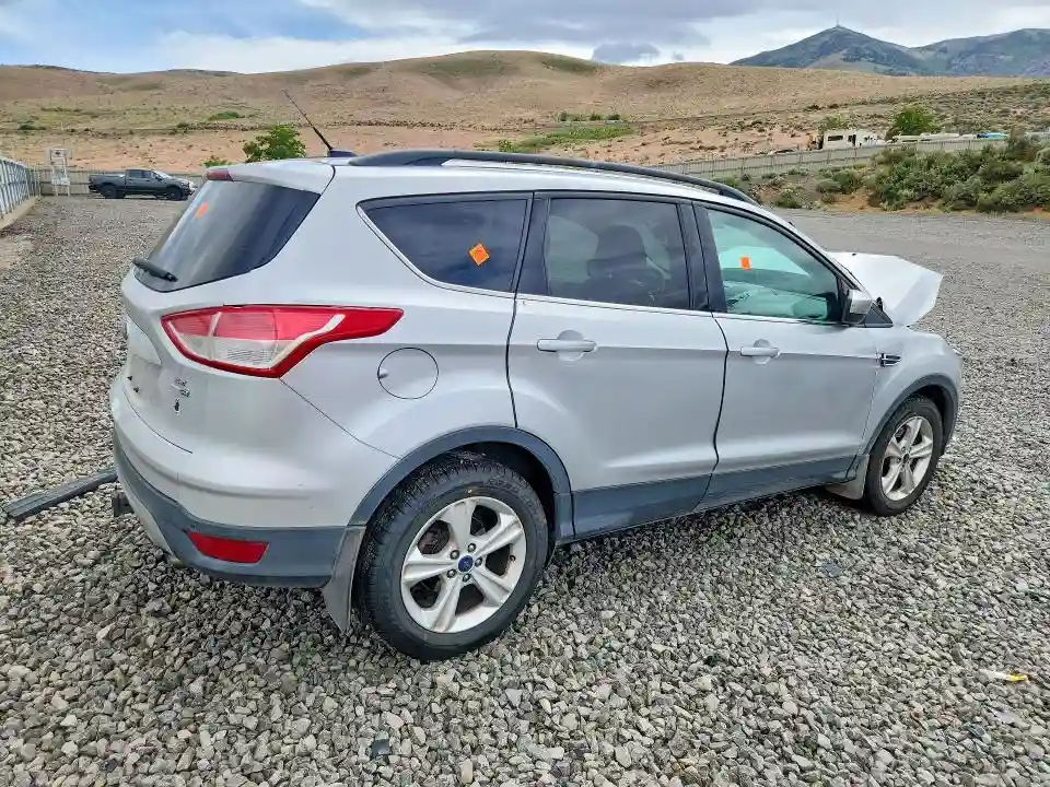 1FMCU9G90FUB96044 2015 FORD ESCAPE-2